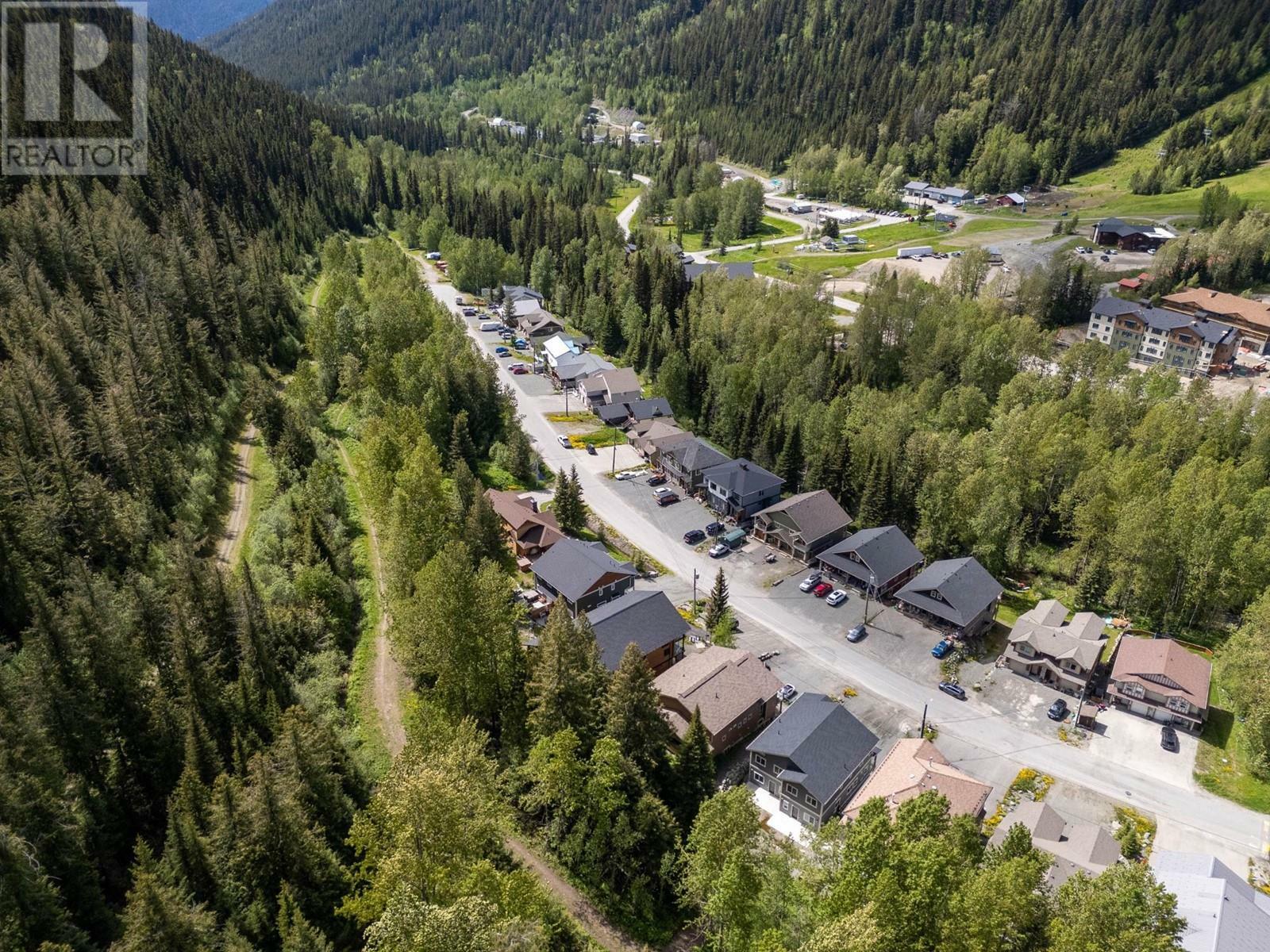 Photo de la propriété:  1365 Burfield Drive  BC V0E 5N0 