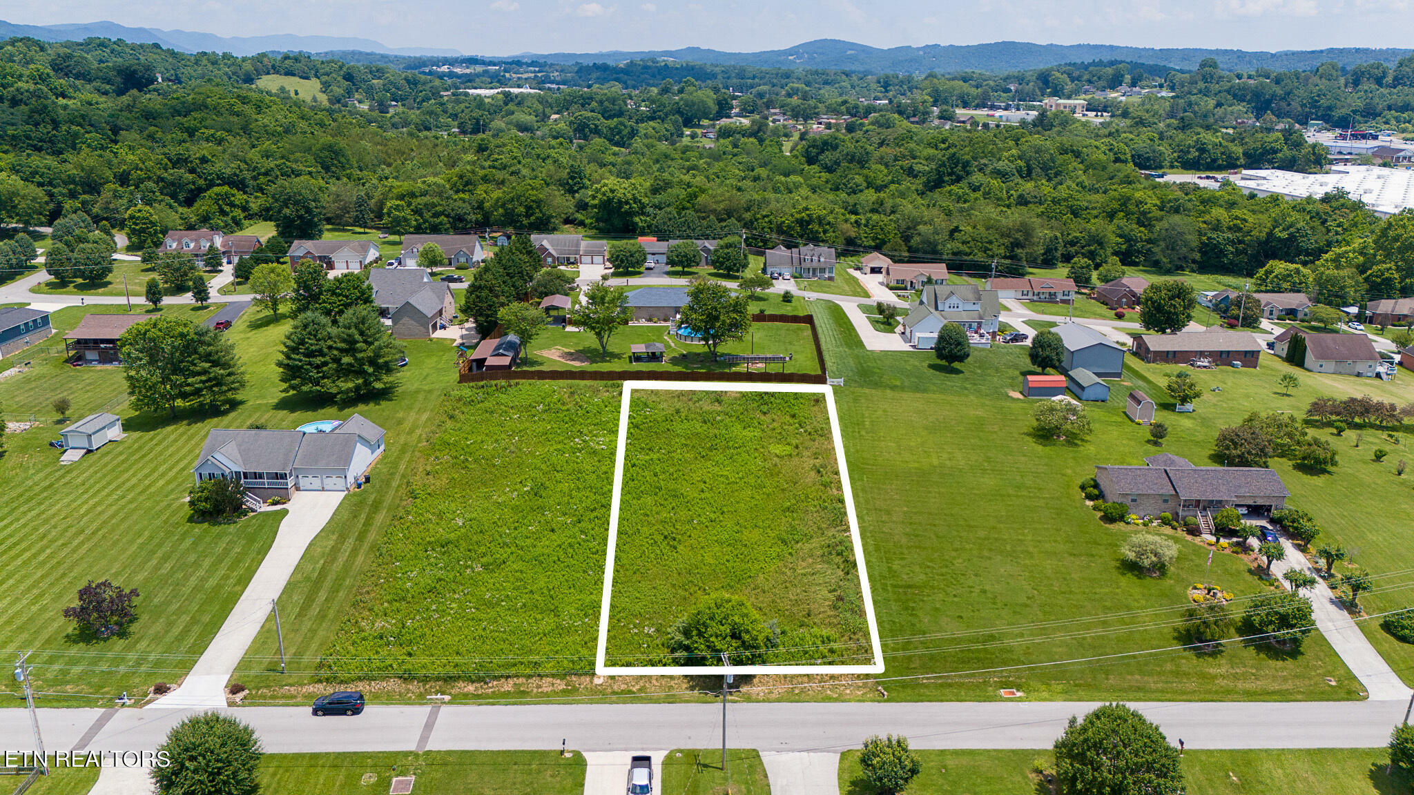 Property Photo:  Mountain Perkins Ln Lot 33  TN 37757 