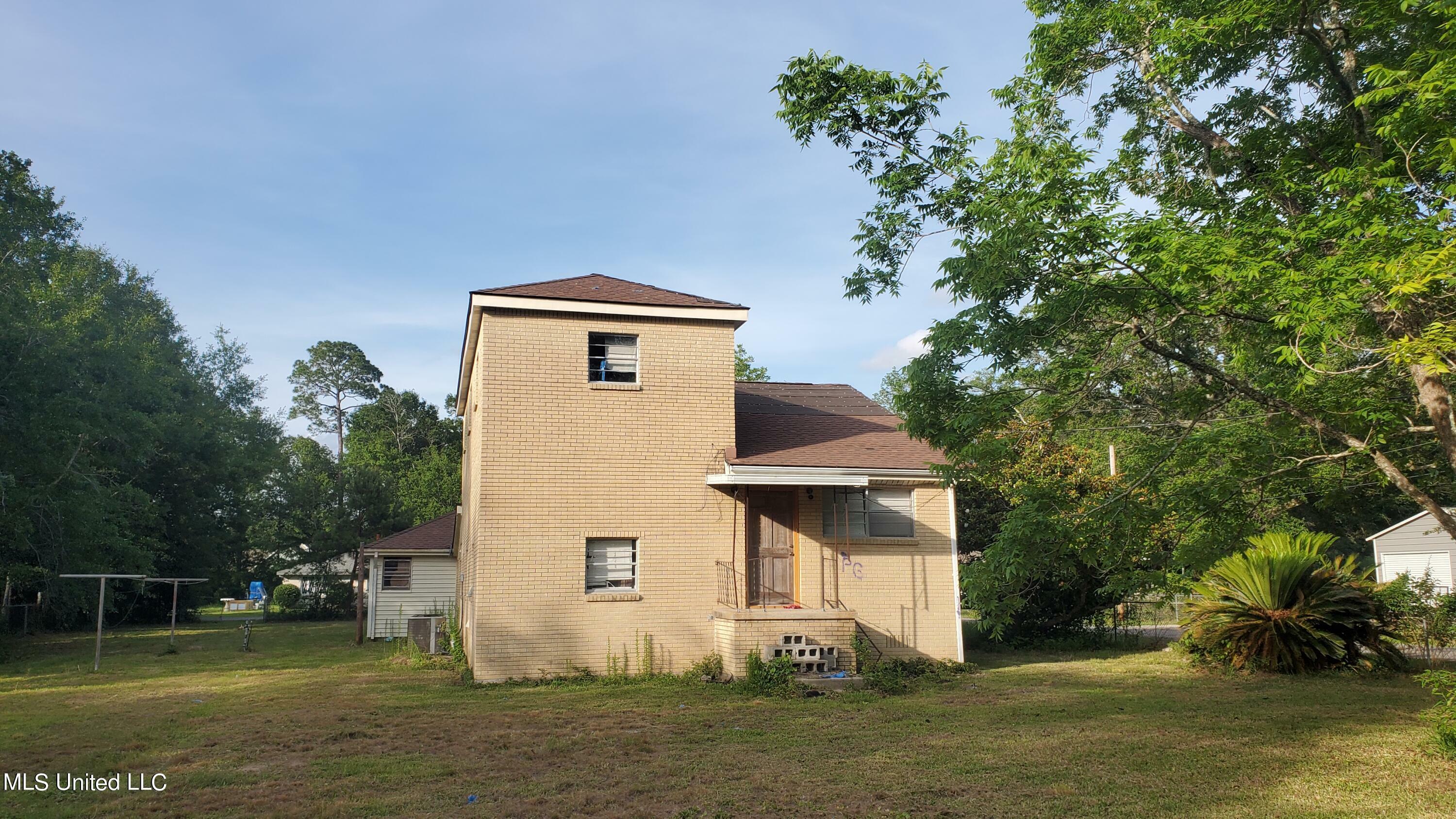 Property Photo:  544 Meadow Lane  MS 39576 