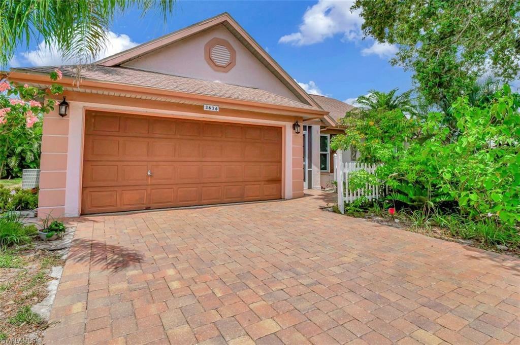 Property Photo:  3636 Kent Dr  FL 34112 