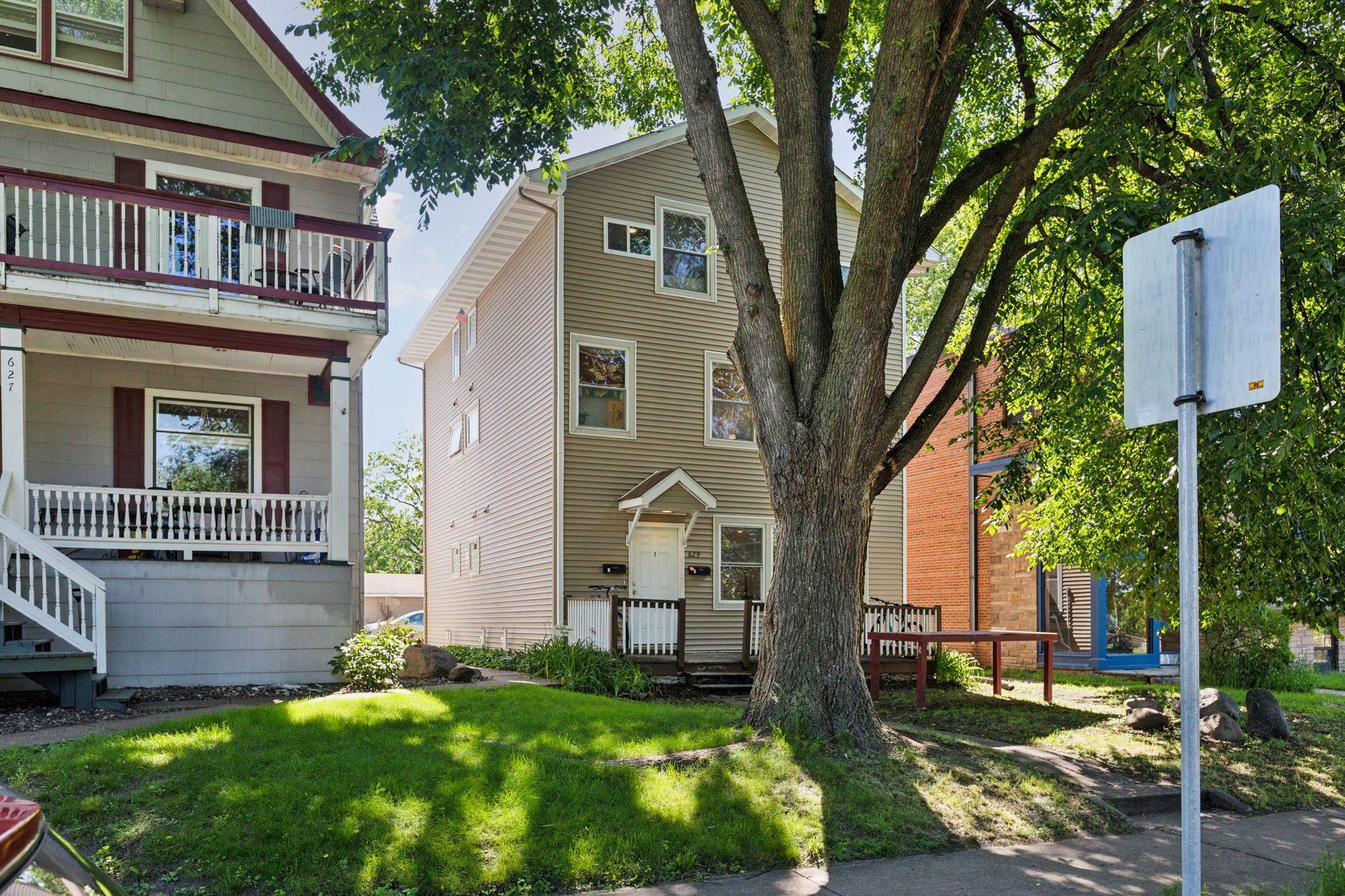 Property Photo:  629 Oak Street SE  MN 55414 