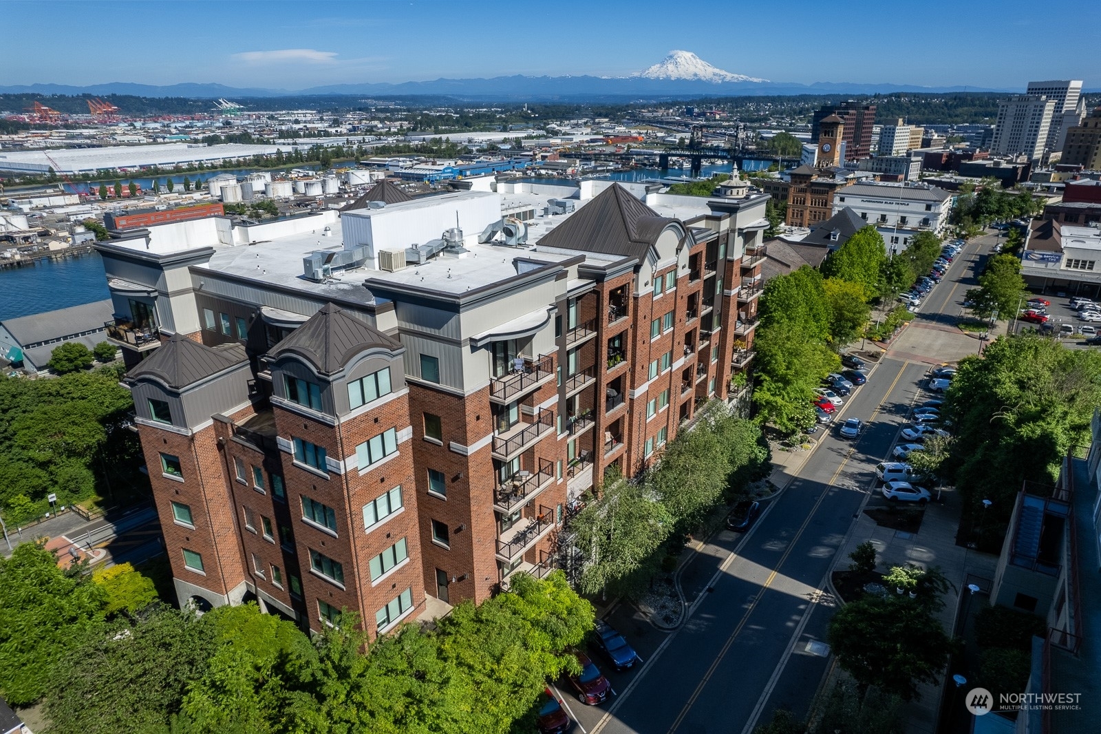 Property Photo: 505 Broadway 403 WA 98402