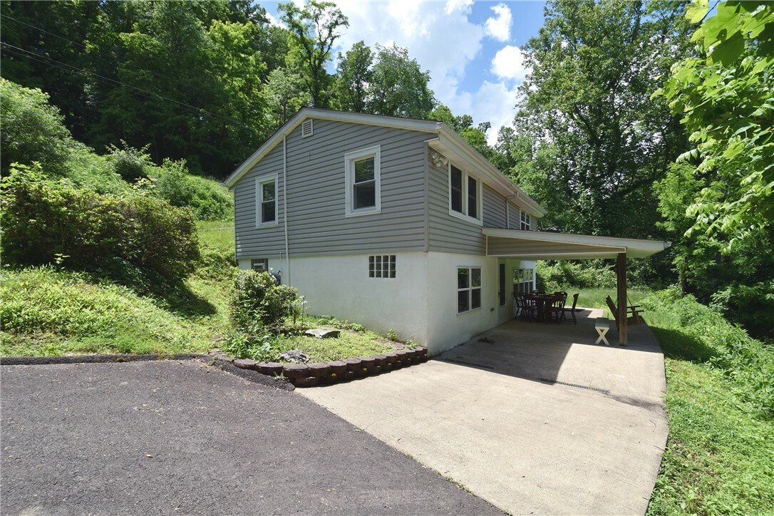 Property Photo:  380 Tub Run Rd  PA 15424 