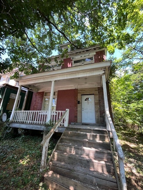 Property Photo:  1119 Franklin Avenue  PA 15221 