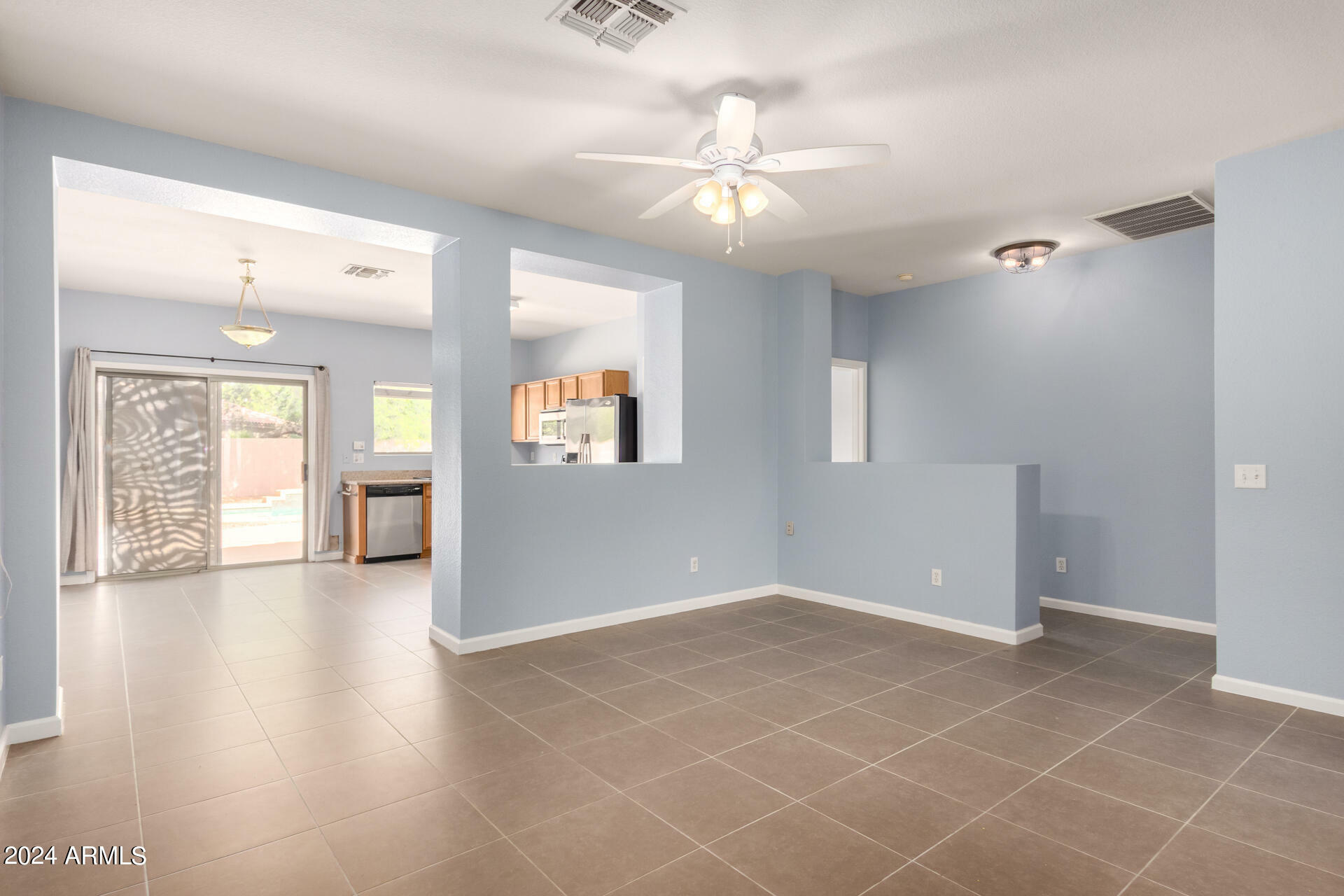 Property Photo:  1086 E Pinto Drive  AZ 85296 