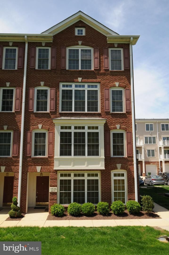 Property Photo:  4623 Battenburg Lane 952  VA 22030 