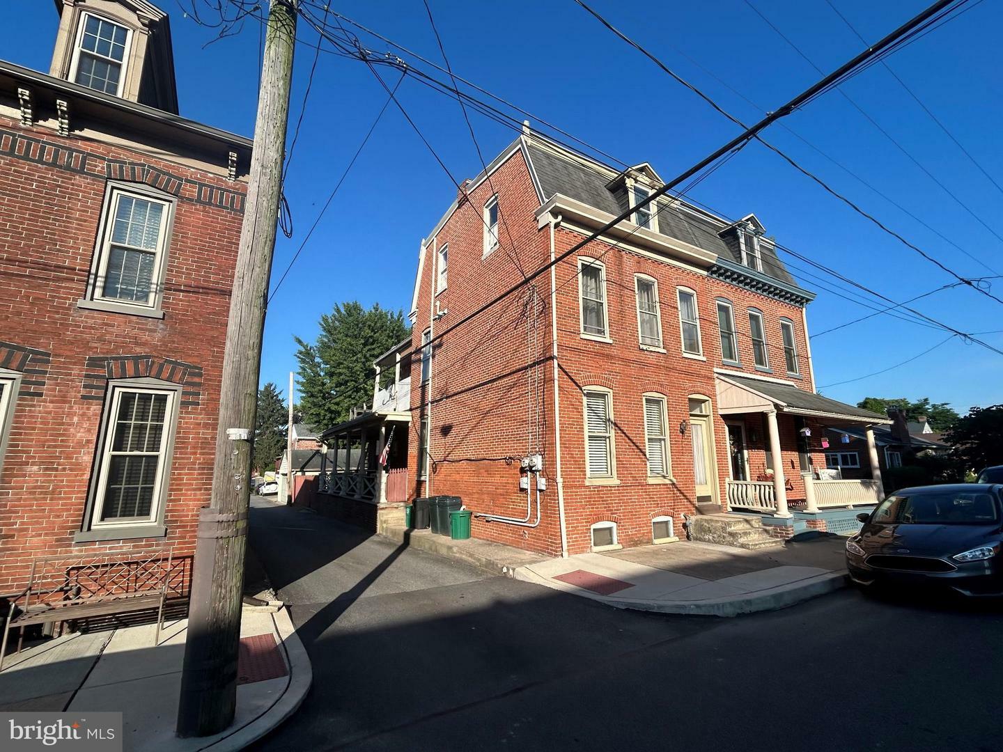 Property Photo:  128 N 8th Street  PA 17512 