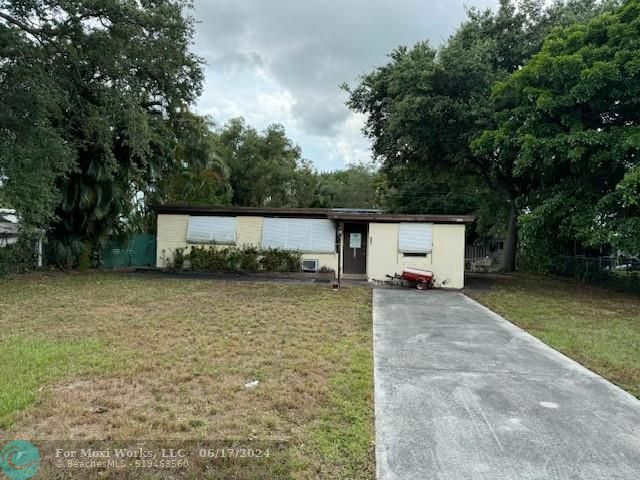 Property Photo:  5221 SW 28th Ave  FL 33312 