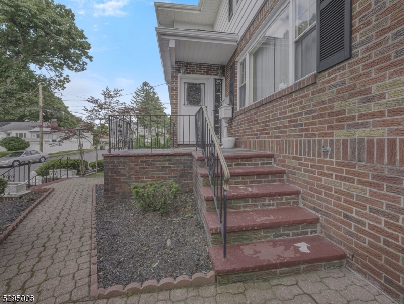 Property Photo:  71 Anderson Ave  NJ 07512 