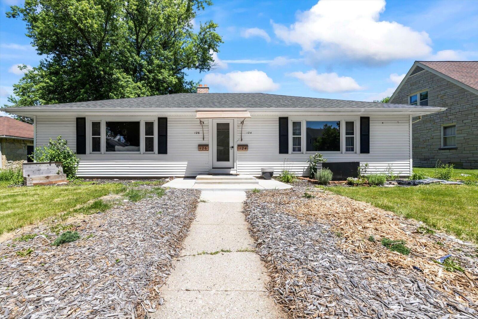 Property Photo: 124 W Newhall Ave WI 53186