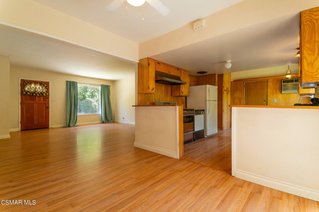 Property Photo:  5911 Matilija Avenue  CA 91401 