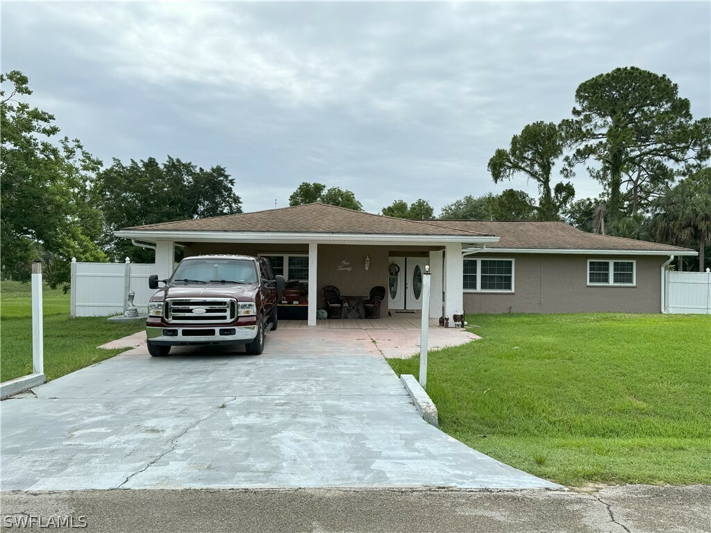 Property Photo:  120 Greenwood Avenue  FL 33936 