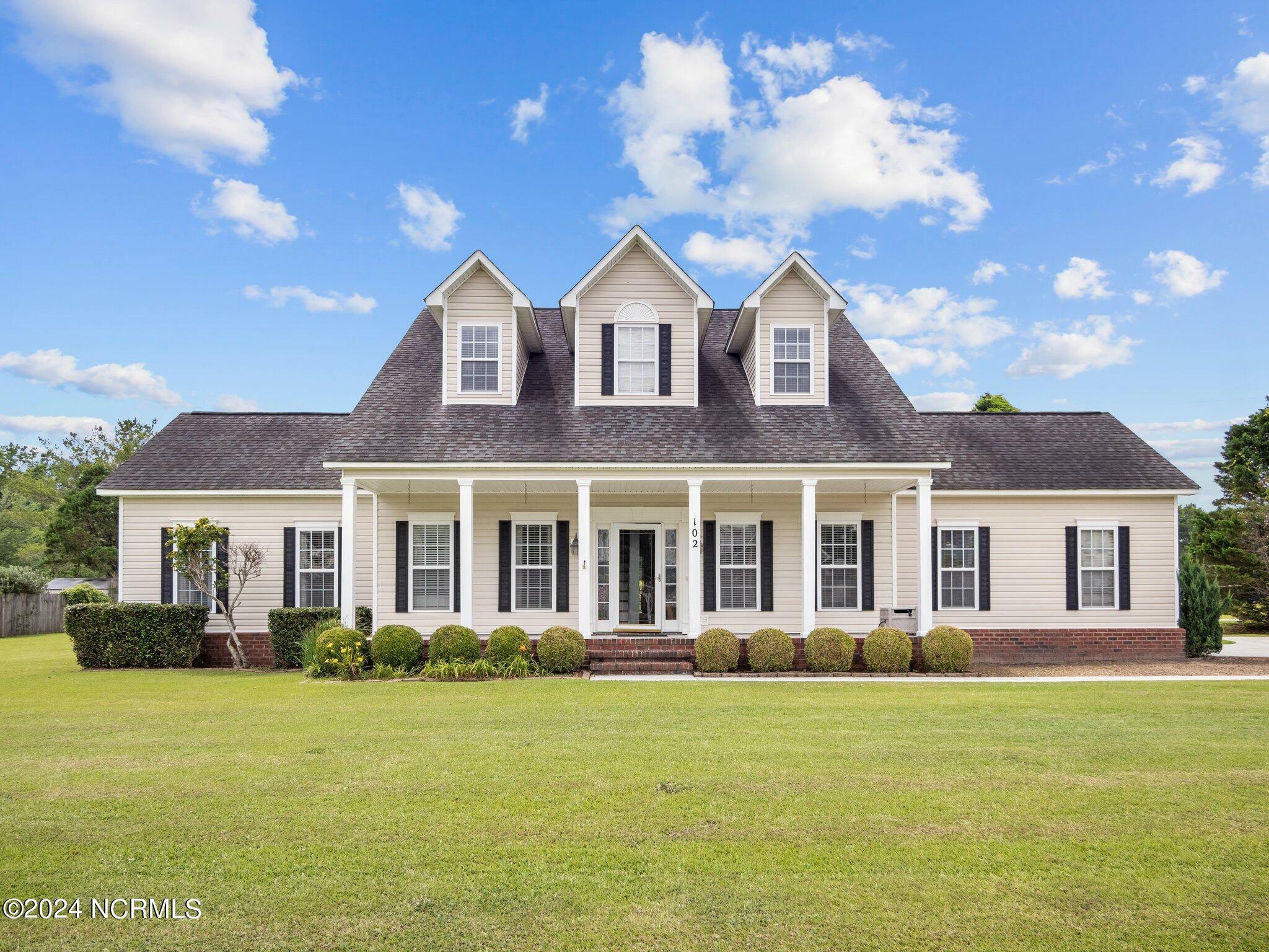 Property Photo:  102 Pleasant Court  NC 28540 