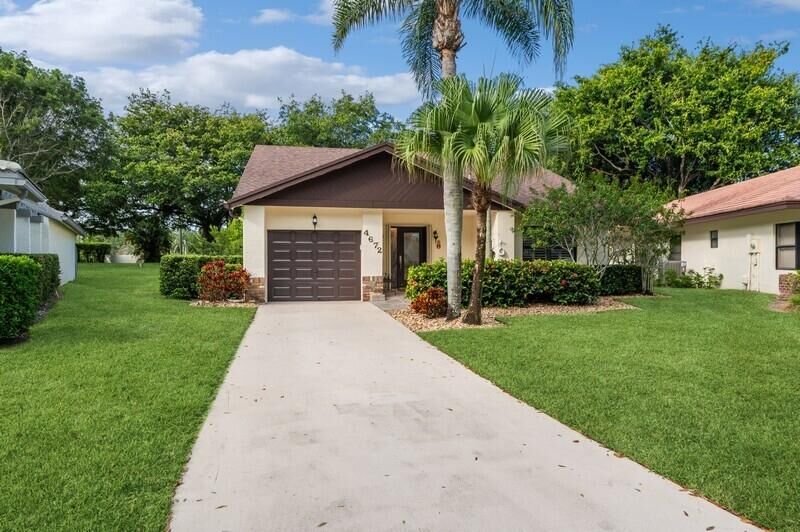 Property Photo: 4672 Boxwood Circle FL 33436
