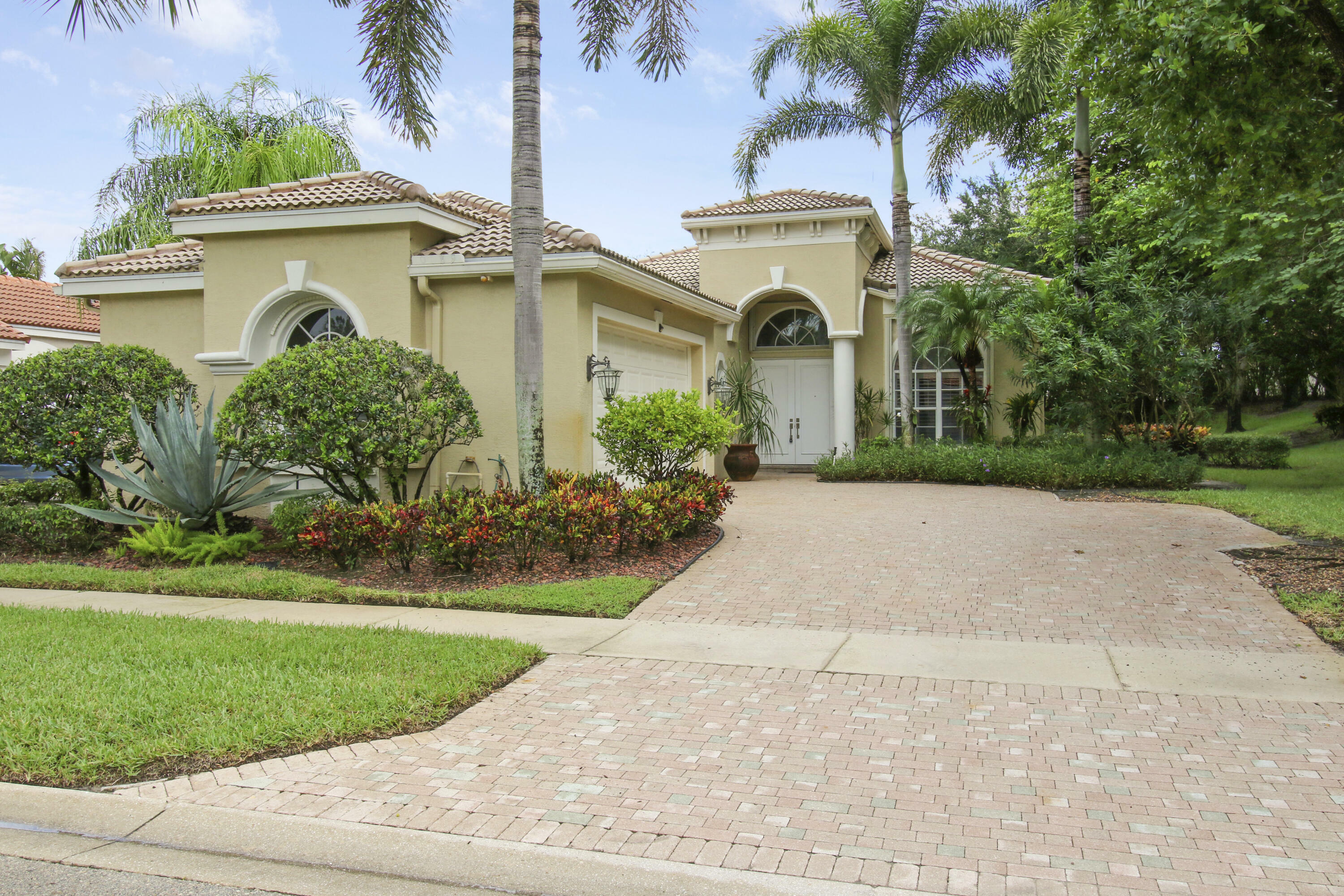 Property Photo:  10689 Northgreen Drive  FL 33449 