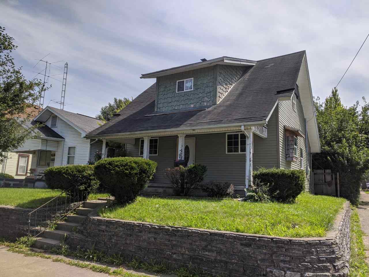 Property Photo:  631 Richmond Avenue  IN 47374 