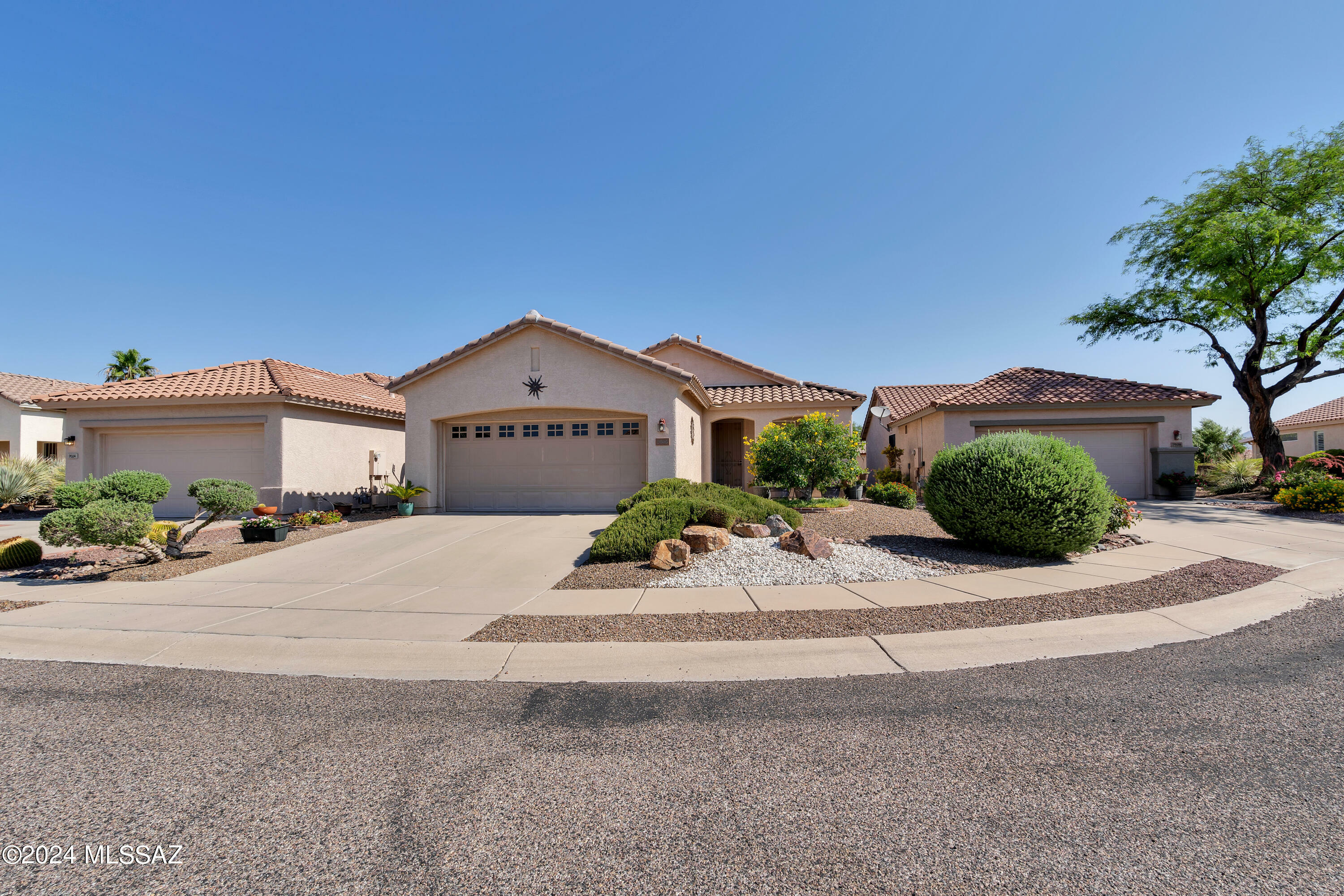 Property Photo:  7606 W Cathedral Canyon Drive  AZ 85743 