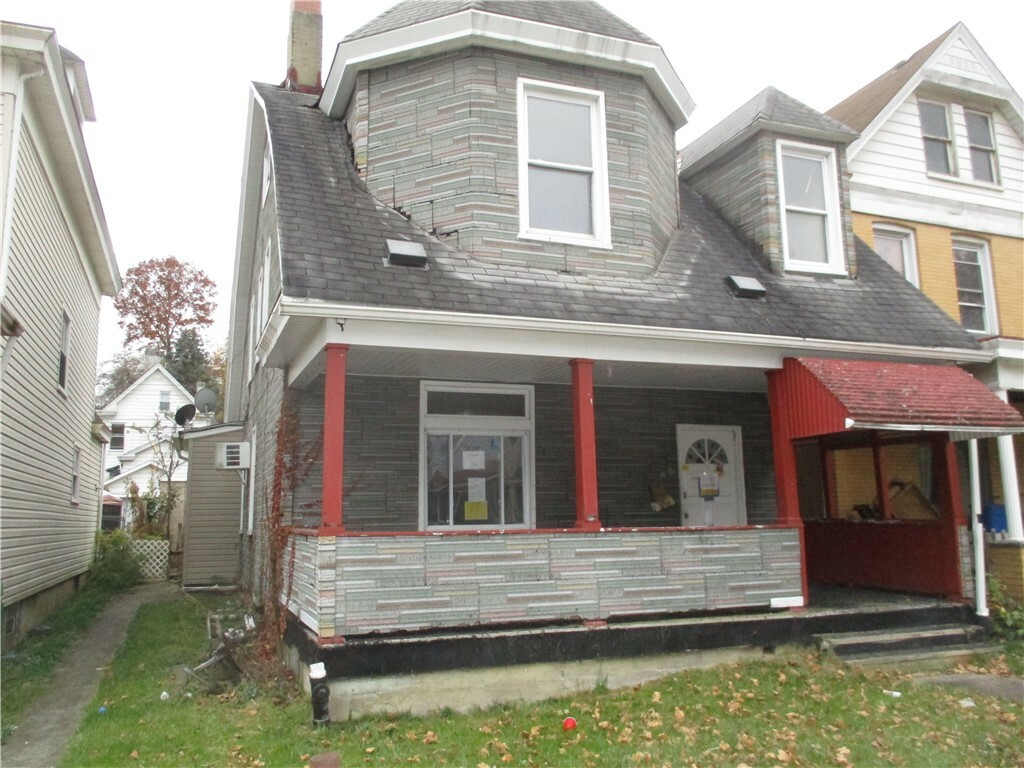 Property Photo:  415 Russellwood Ave  PA 15136 