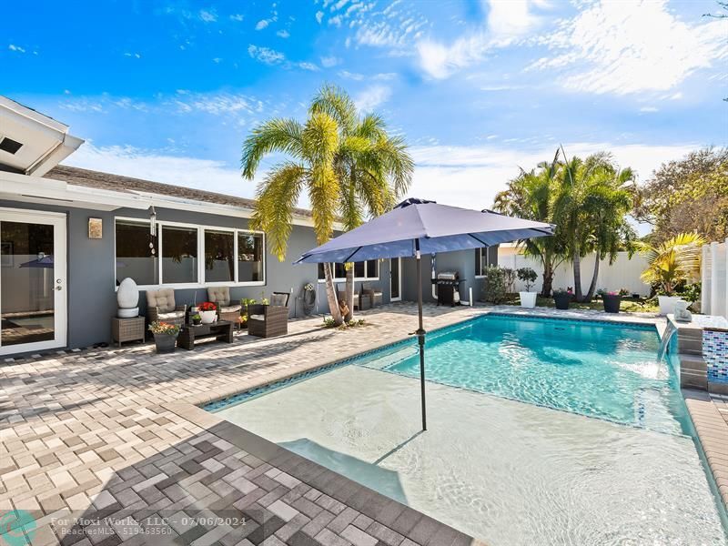 Property Photo: 5496 NE 22nd Ave FL 33308
