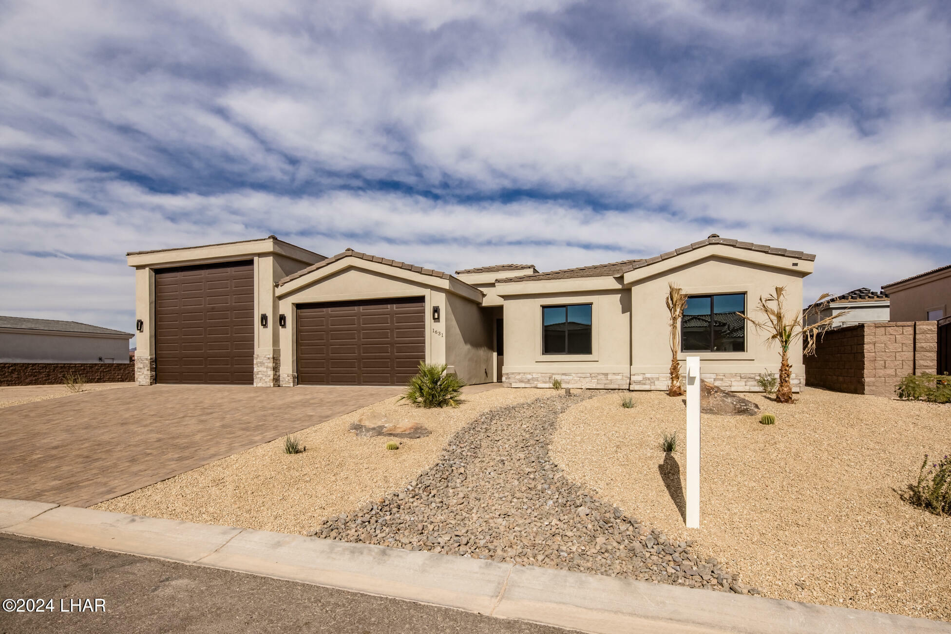 Property Photo:  1631 E Karen Dr  AZ 86404 