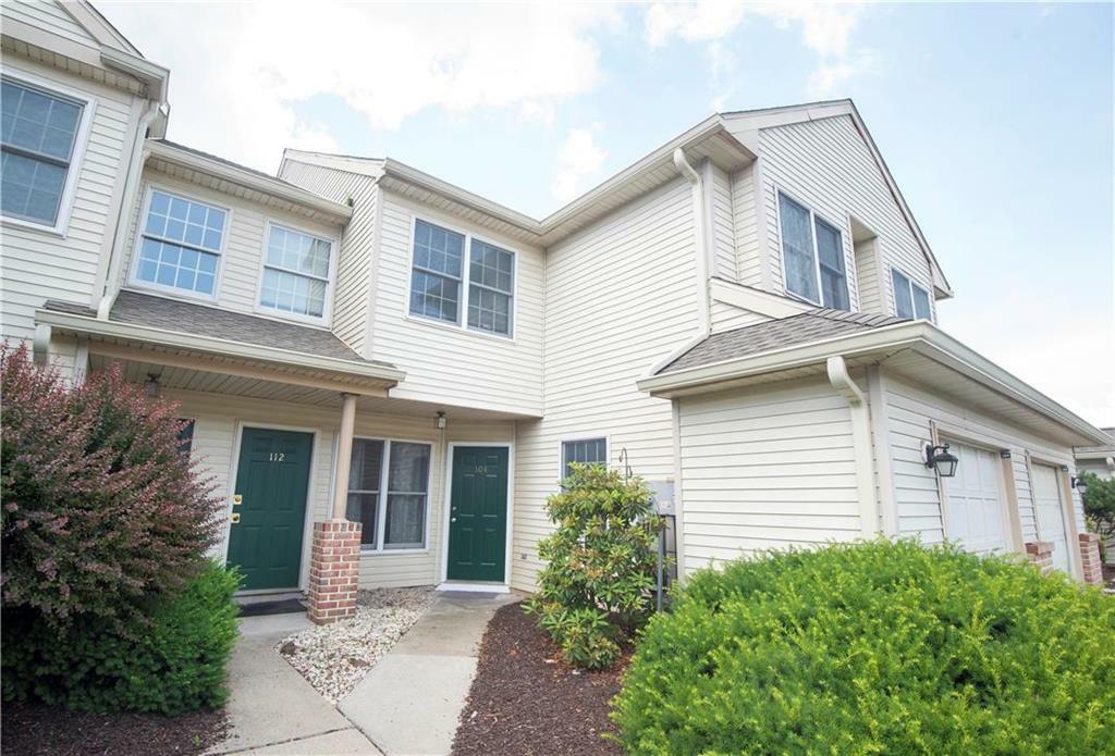 Property Photo: 104 Lindfield Circle PA 18062