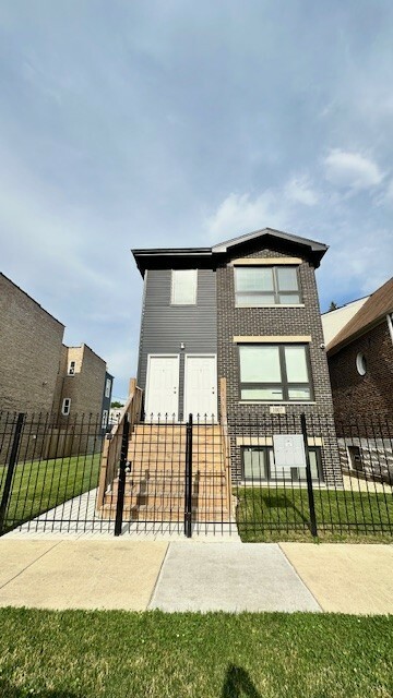 Property Photo:  1007 N Hamlin Avenue 2  IL 60651 