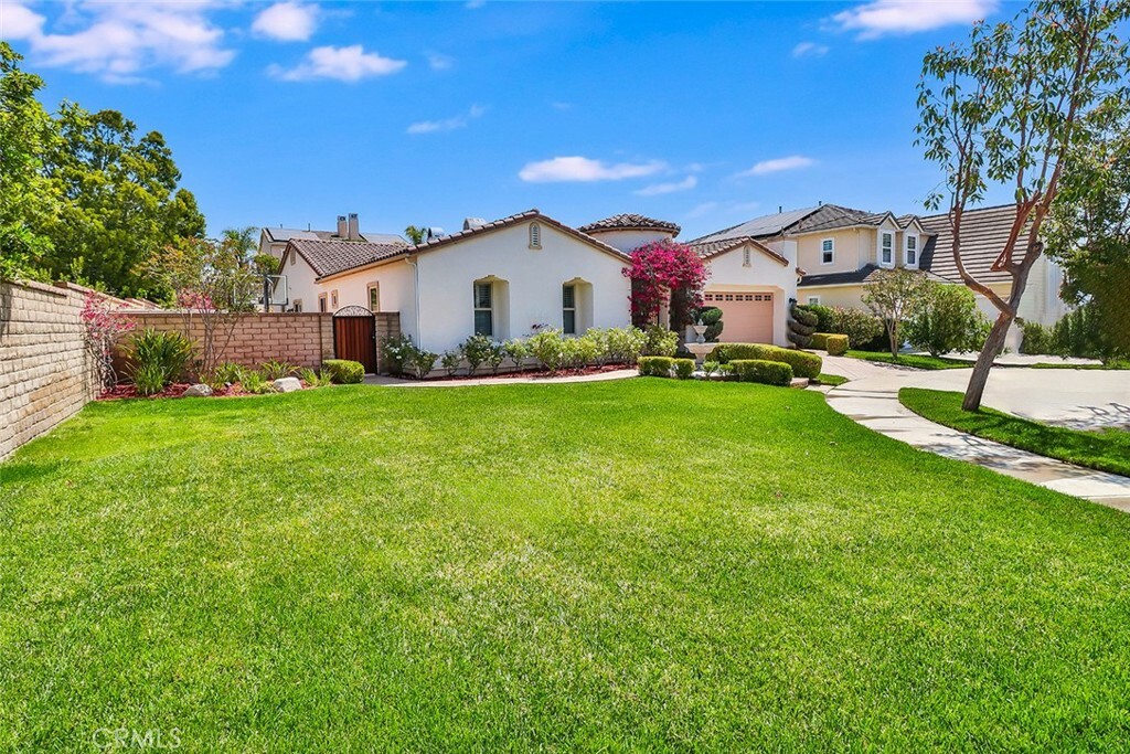 Property Photo:  13711 Elkton Court  CA 93021 