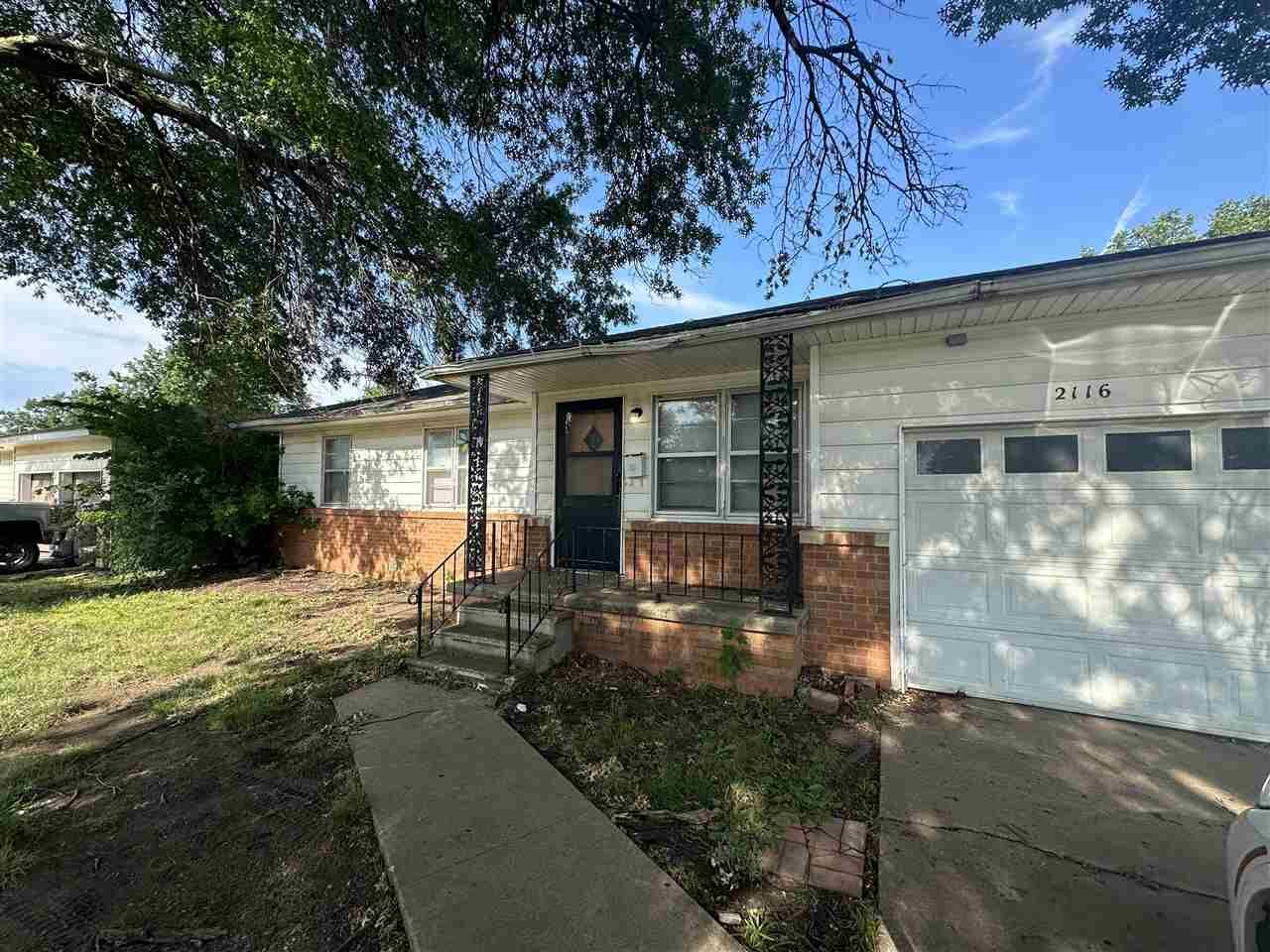 Property Photo:  2116 Joe Street  OK 74601 