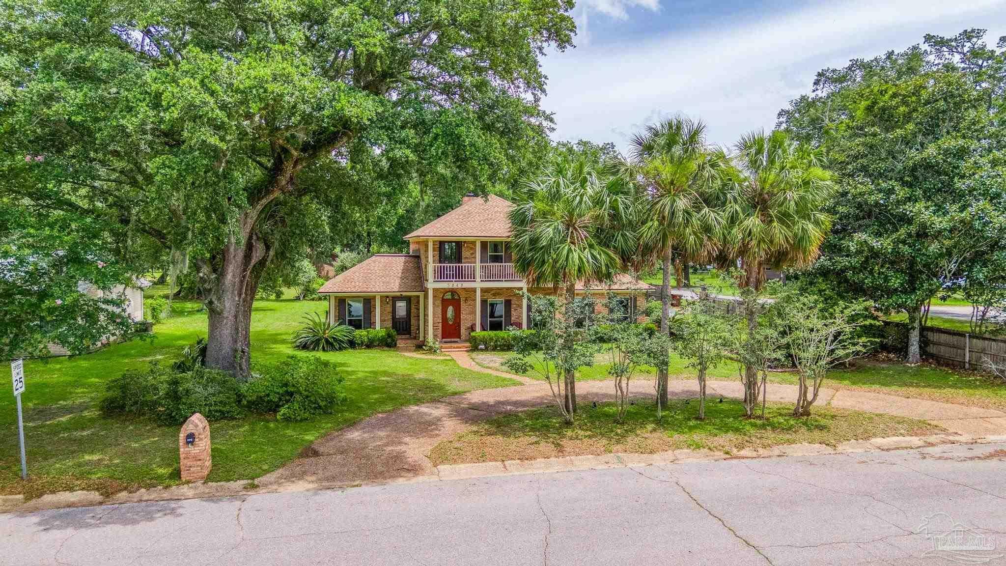 Property Photo: 3848 Andrew Jackson Dr FL 32571