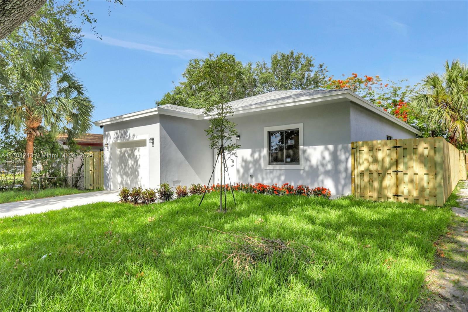 Property Photo:  315 NW 28th Ave  FL 33311 