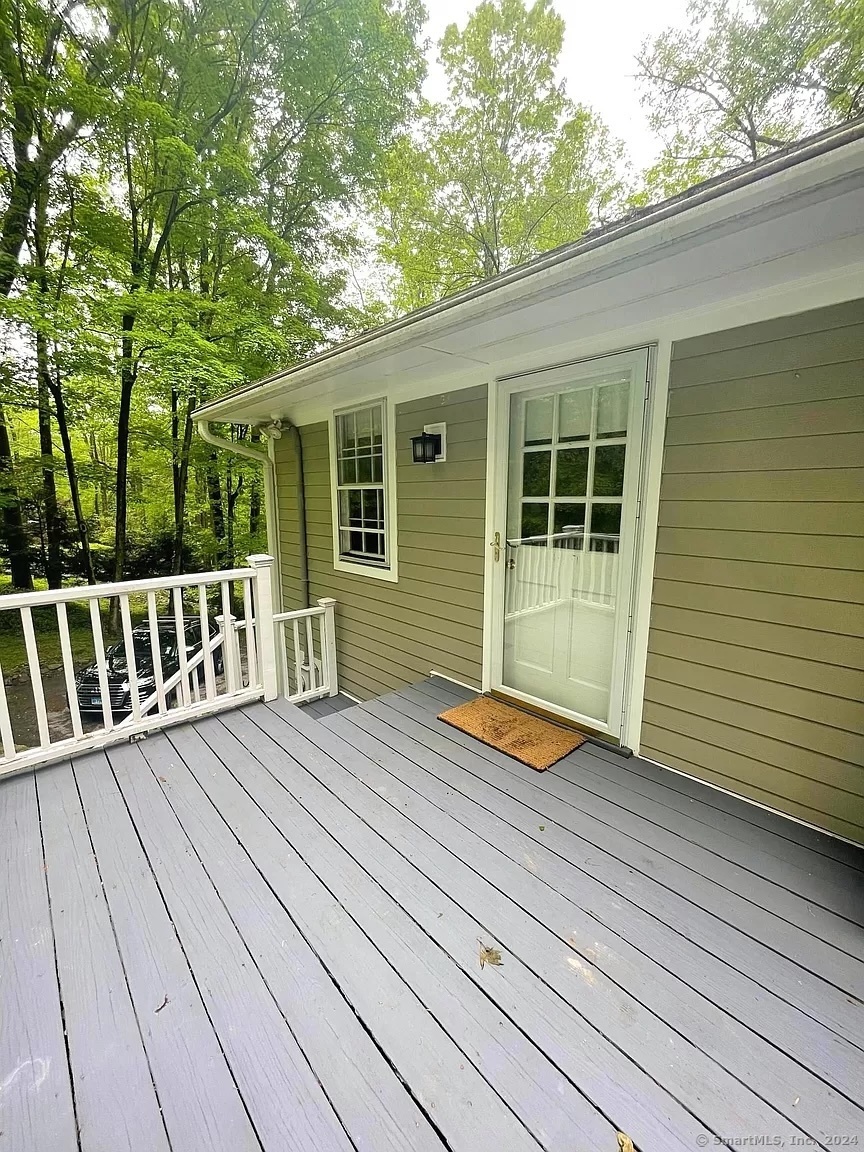 Property Photo:  80 Hannahs Road  CT 06903 