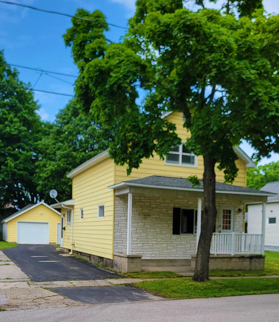 Property Photo:  228 Saint Mary'S Pkwy  MI 49660 