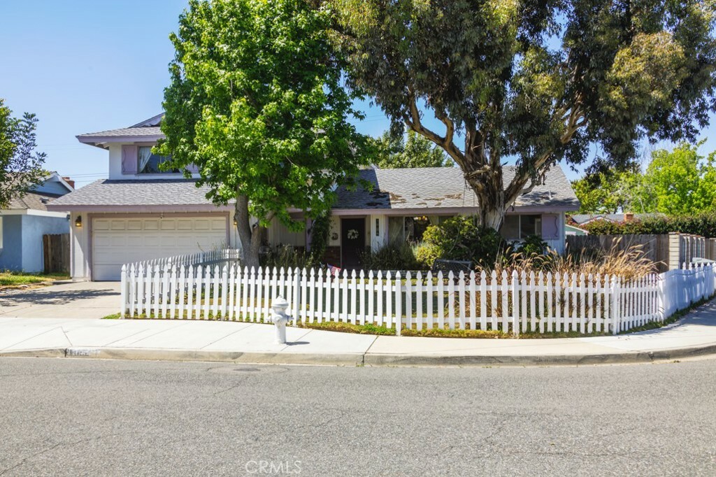 Property Photo:  1084 Corona Lane  CA 92626 