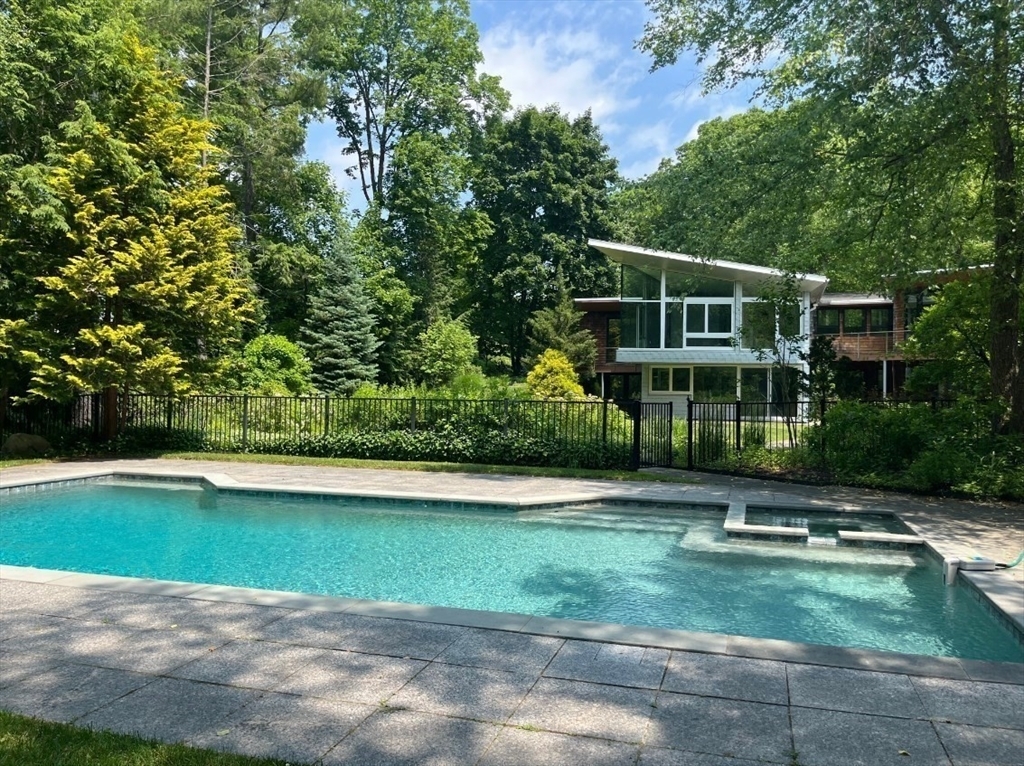 Property Photo:  482 Glen Road  MA 02493 