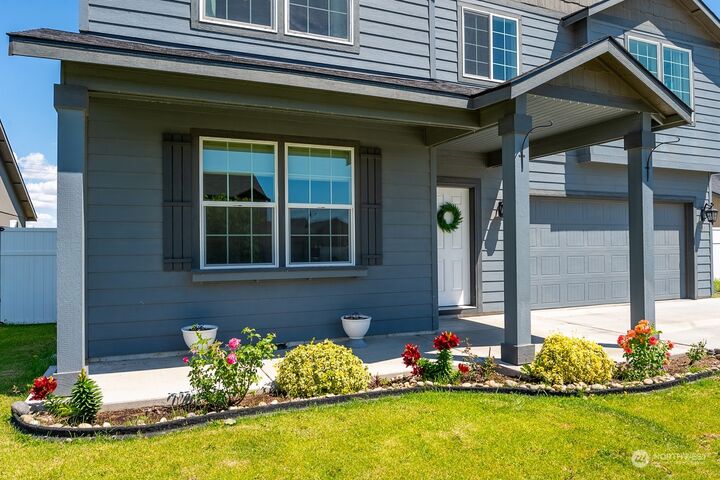 Property Photo: 711 S Rees Street WA 98837