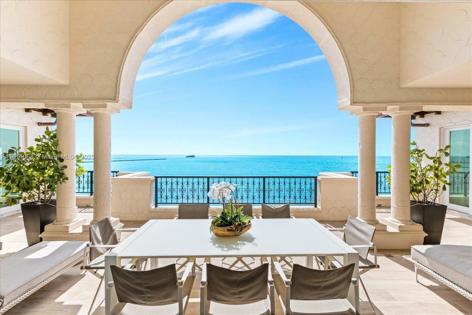 Property Photo: 7964 Fisher Island Dr 7964 FL 33109