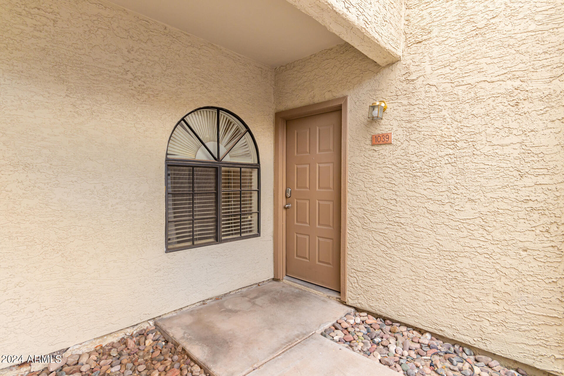 Property Photo: 930 N Mesa Drive 1039 AZ 85201