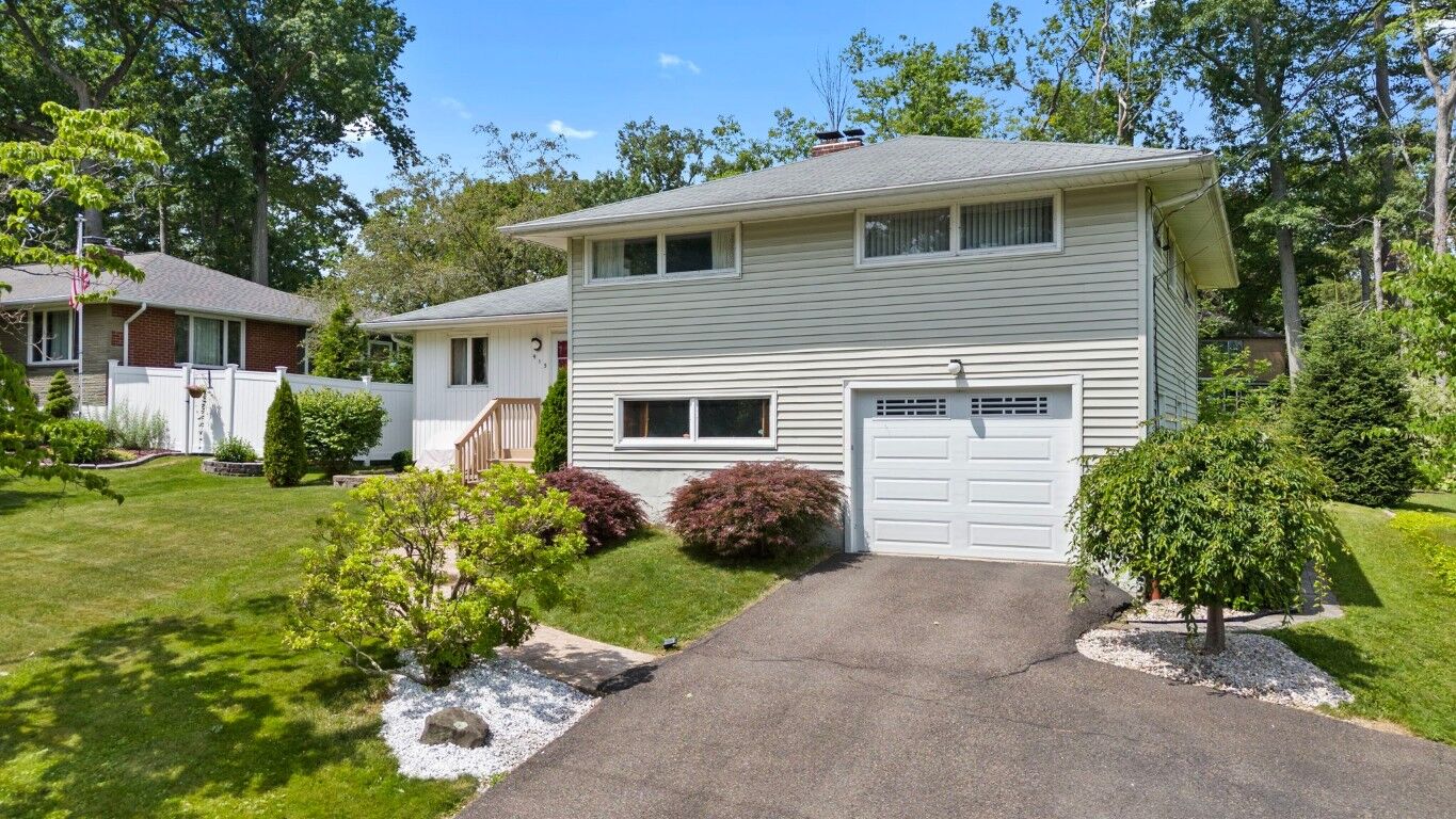 Property Photo: 415 Crestwood Court NY 13760