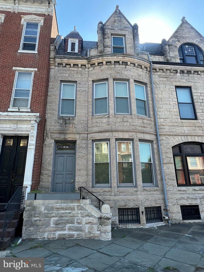 Property Photo:  806 N 2nd Street  PA 17102 