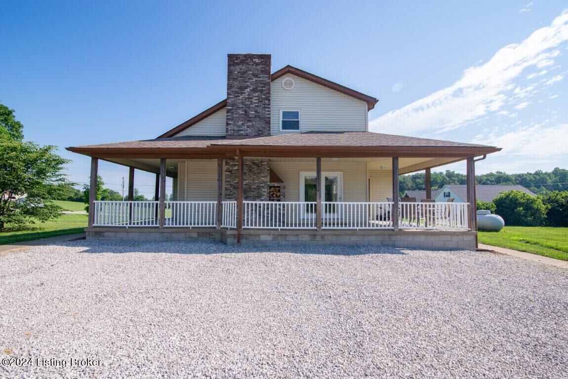 Property Photo:  6760 Shepherdsville Rd  KY 42701 