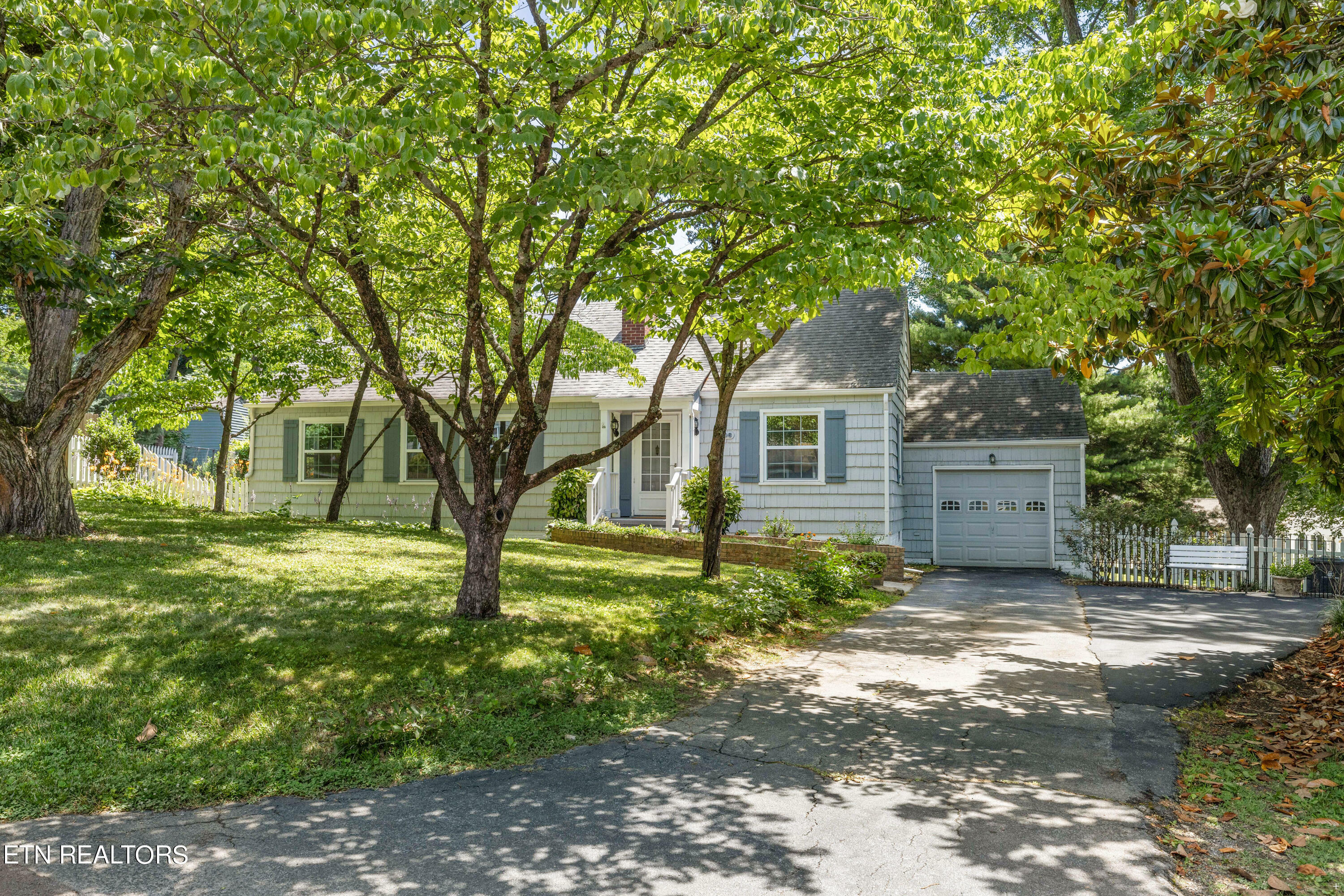 Property Photo:  406 Circle Hill Drive  TN 37919 