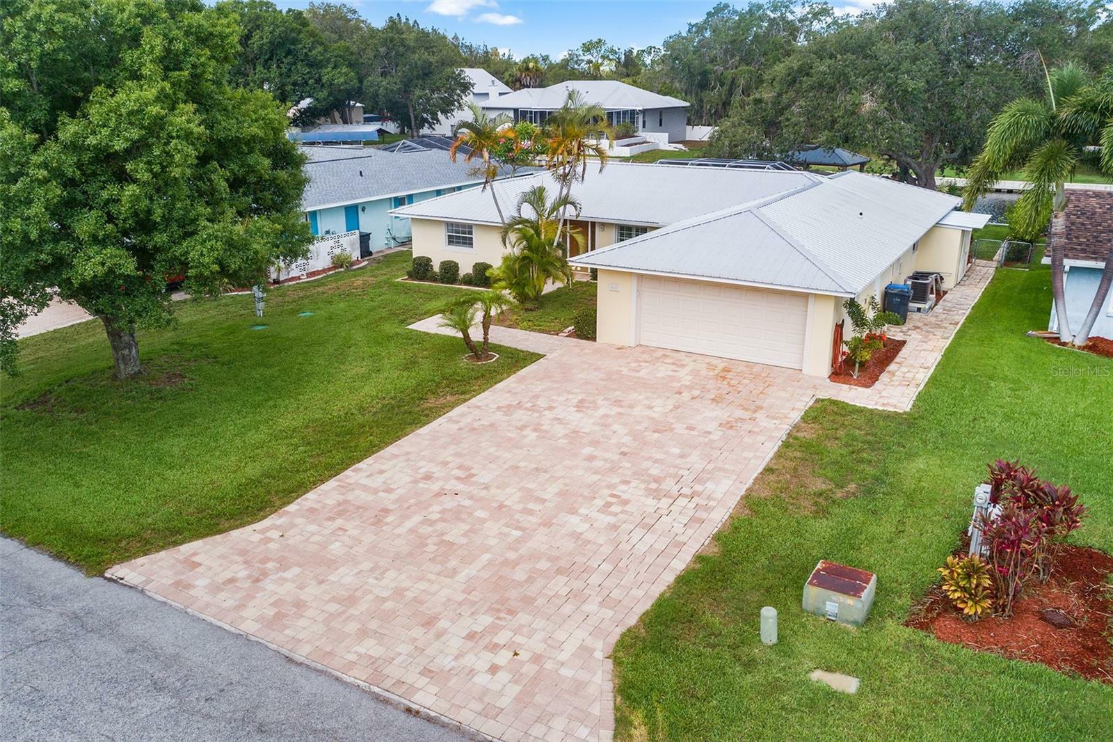 Property Photo: 403 13th Street SW FL 33570