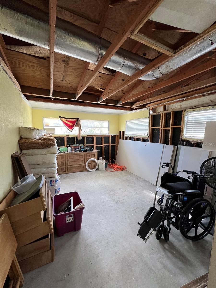 Property Photo: 1227 Porpoise Road FL 34293