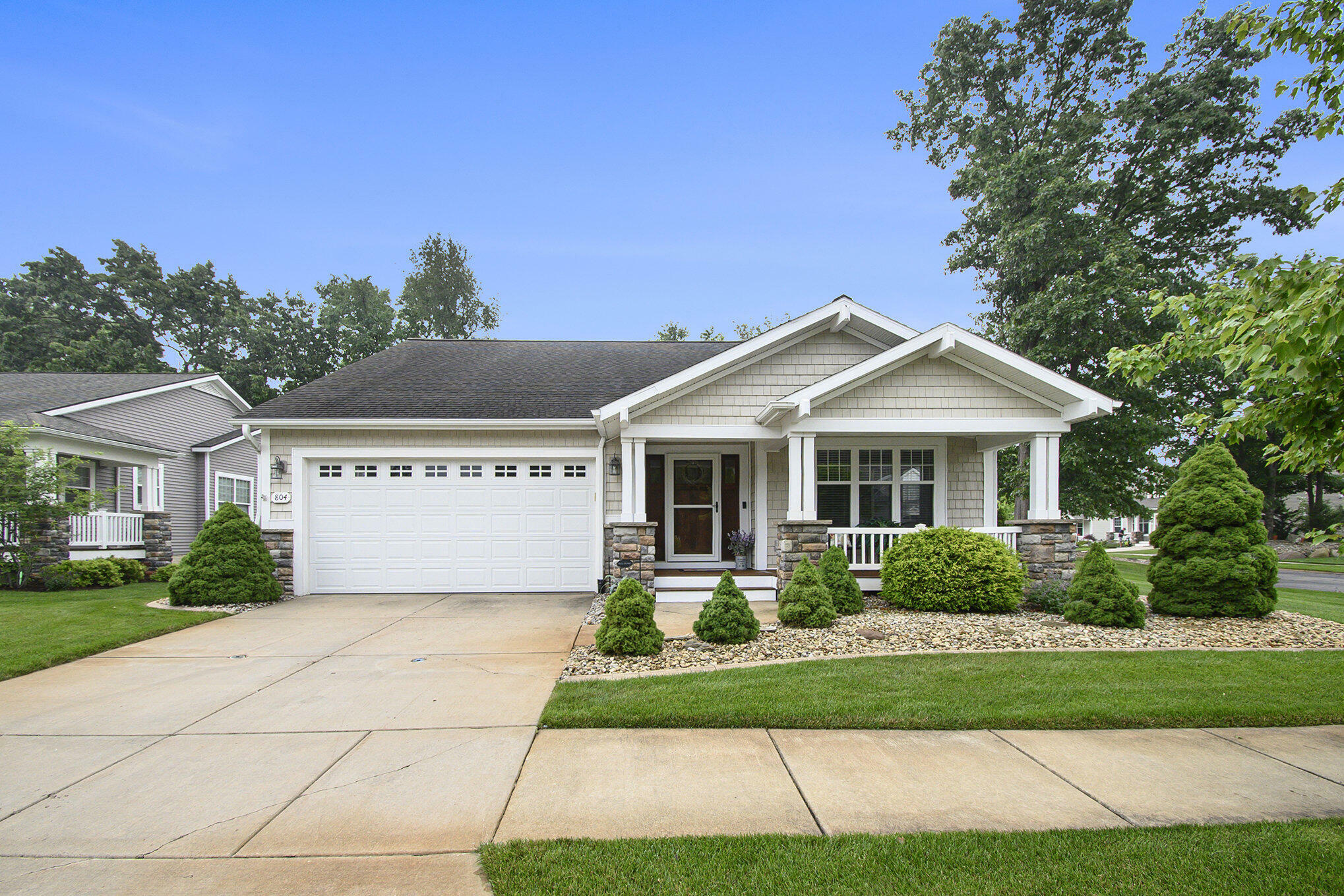 Property Photo:  804 E Barrington Circle  MI 49203 