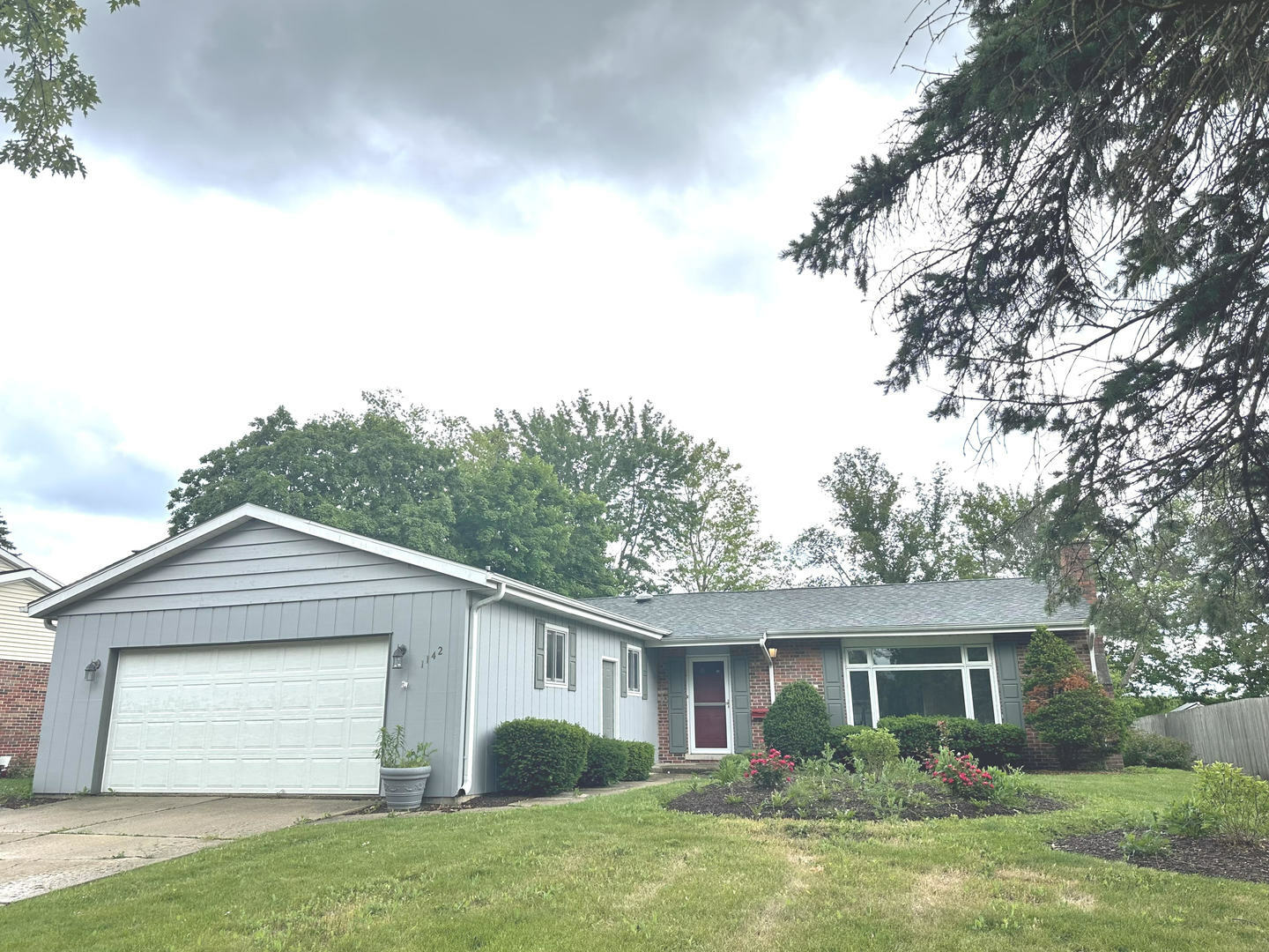 Property Photo:  1142 Durham Drive  IL 60189 