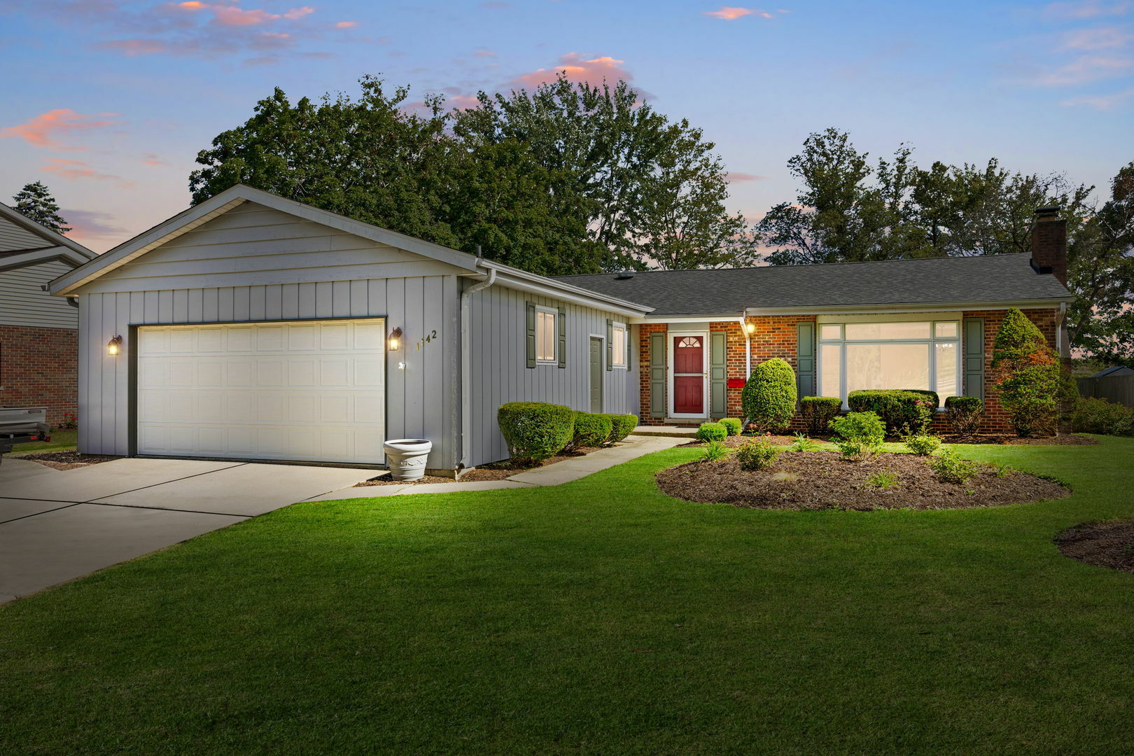 Property Photo:  1142 Durham Drive  IL 60189 