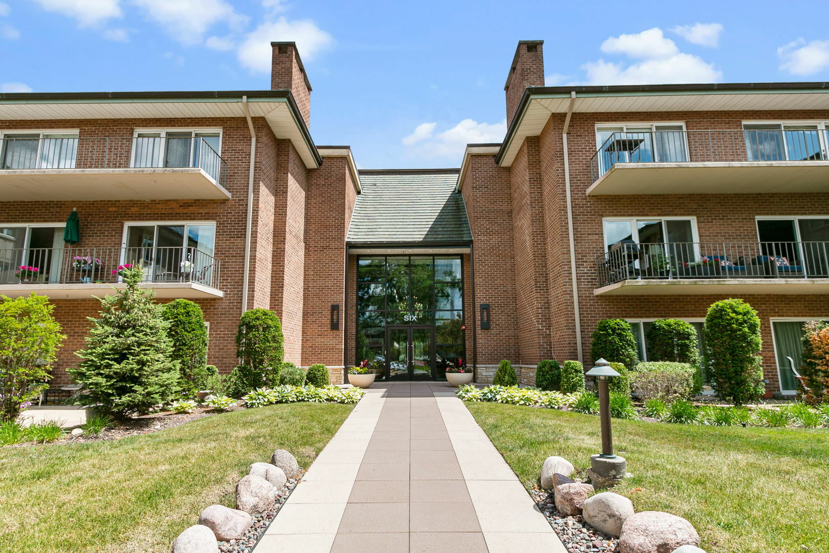 Property Photo:  6 Oak Brook Club Drive K205  IL 60523 