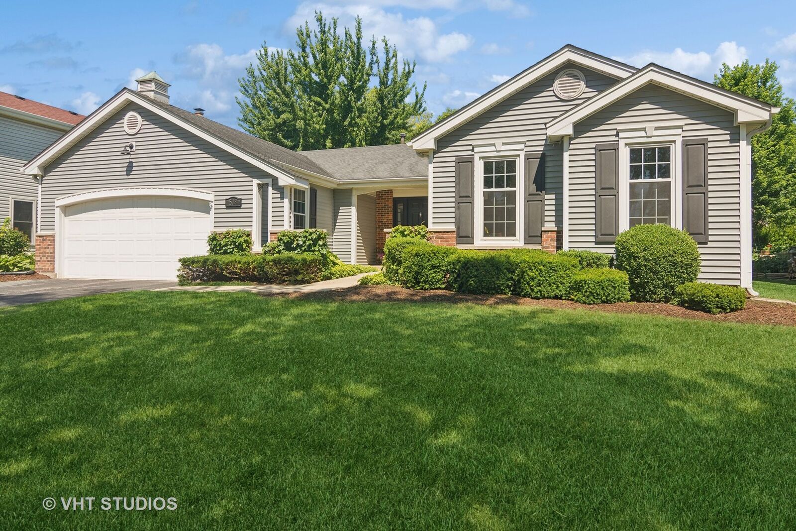 Property Photo: 508 Greenhill Lane IL 60193