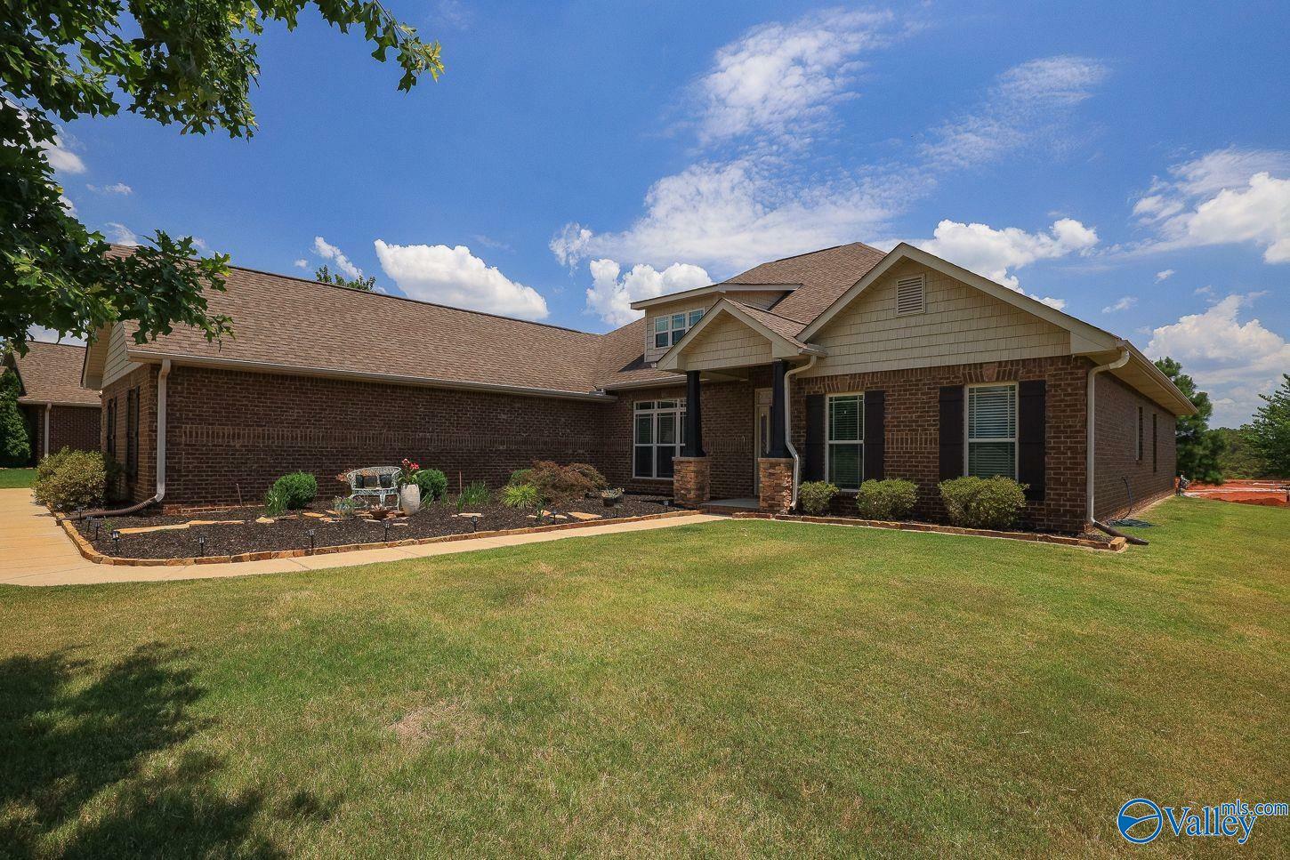 Property Photo:  422 East River Landing Blvd SW  AL 35756 