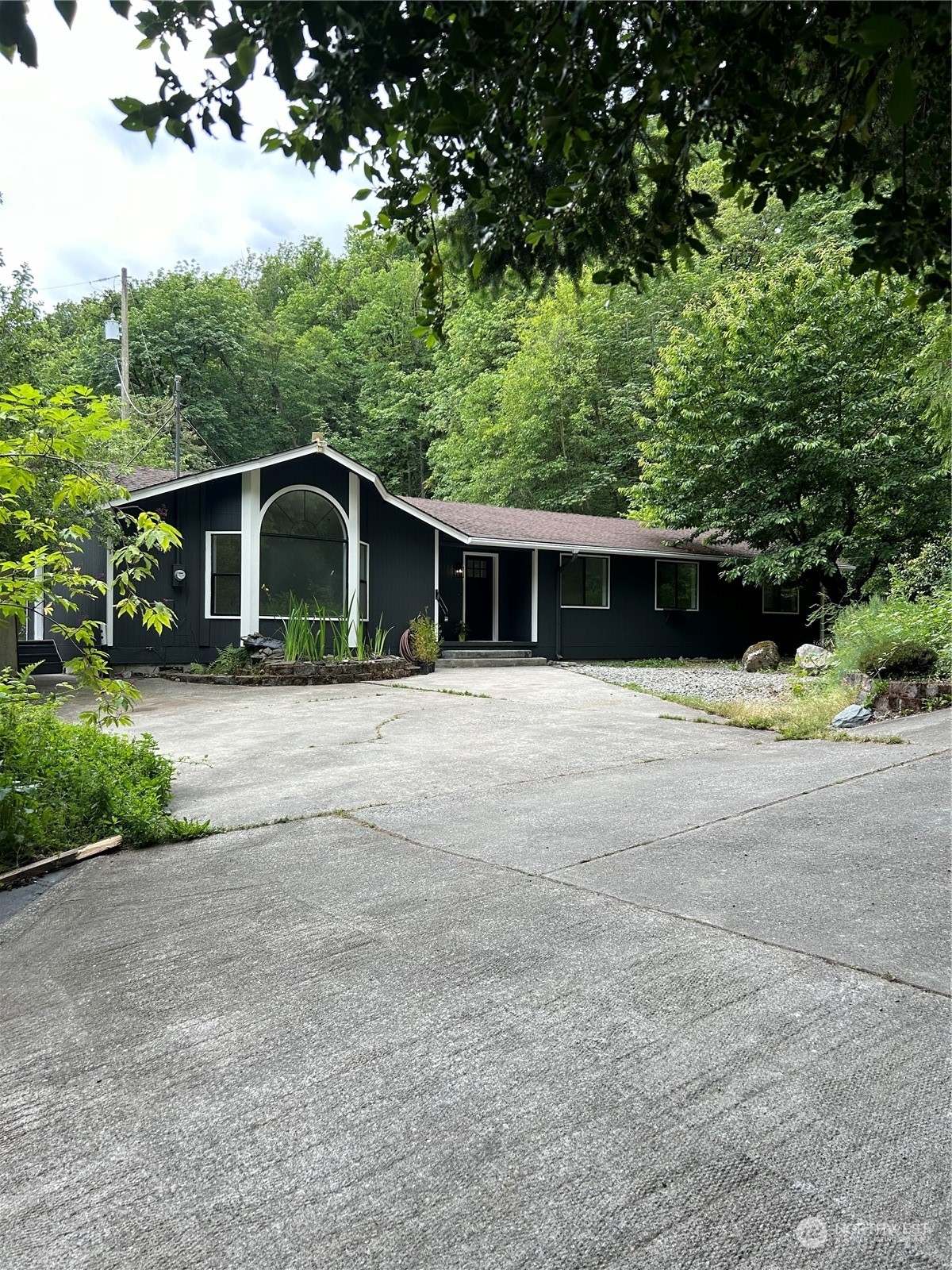 Property Photo: 7105 Highland Park Way SW WA 98106